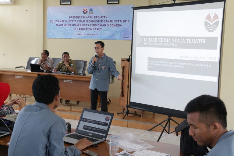 Mahasiswa UPI Presentasikan Hasil Kegiatan KKN Tematik