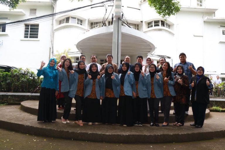 Rektor UPI Lepas 8 Mahasiswa  PPL Luar Negeri