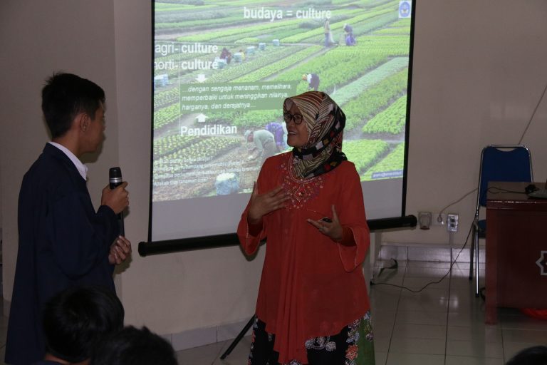 Orang Tua, Cermin Bagi Anak