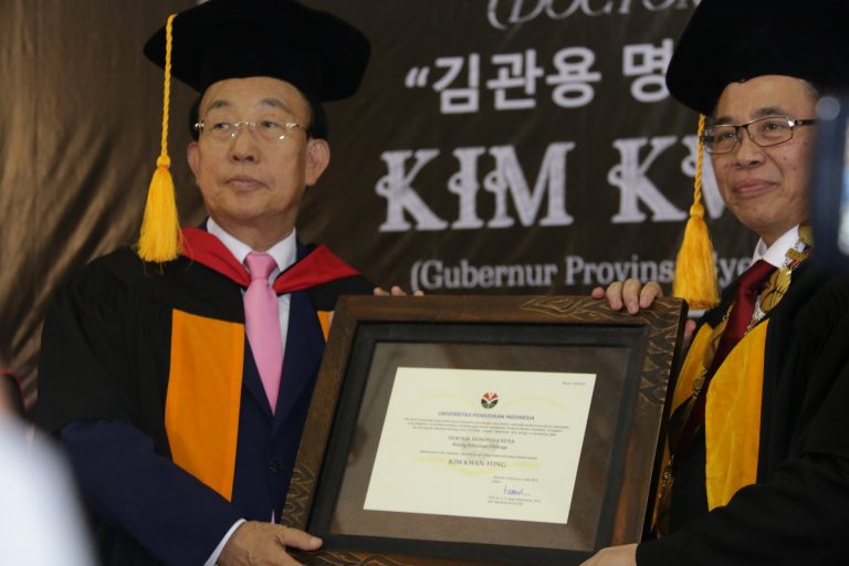 UPI Berikan Gelar Doctor Honoris Causa Pada Gubernur Gyeongsangbuk-do, Republik Korea