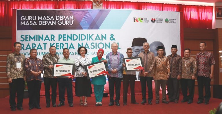 Enggartiasto Lukita : Guru Harus Peka Terhadap Perubahan Jaman