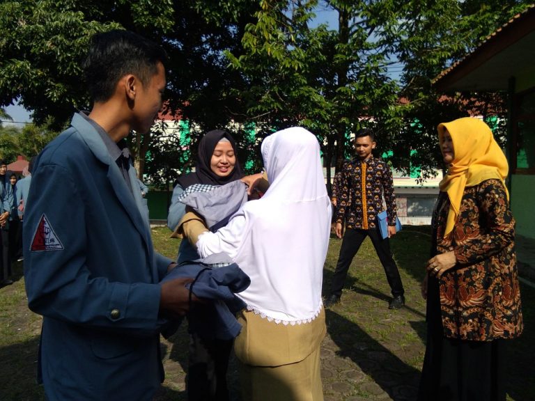 PROBUMSIL Satas Darul Resik Sukseskan Serah Terima Peserta KKN UPI