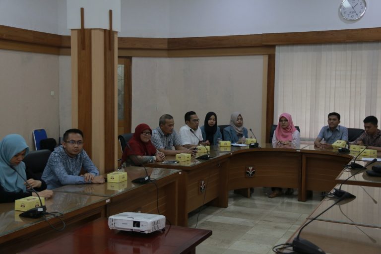 Rektor Melepas 3 Tim PKM UPI Mengikuti Pimnas Ke-31 Tahun 2018