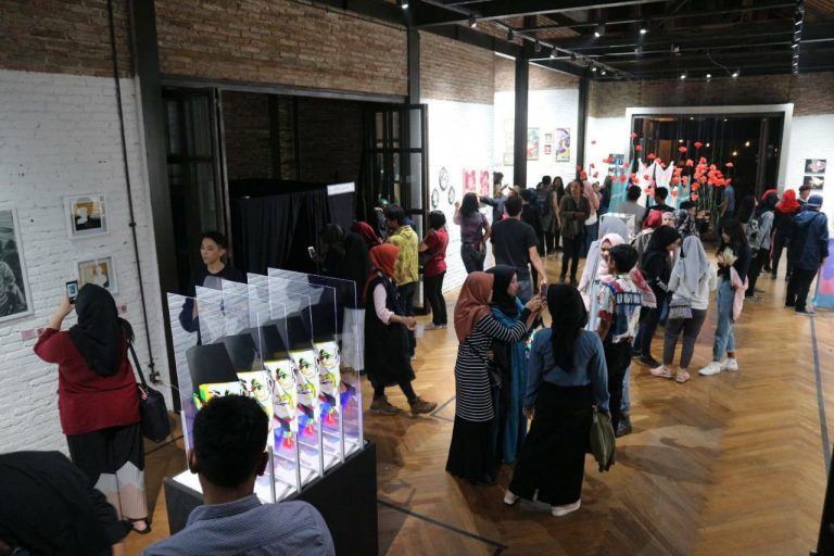 Seniman Rupa Warna, Menolak Rupa