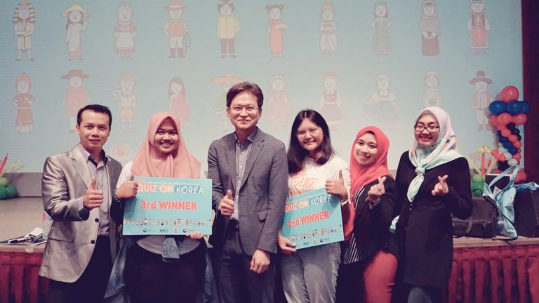 Mahasiswa Prodi Pendidikan Bahasa Korea Raih Penghargaan di Ajang UPI Achievement Student Award 2018