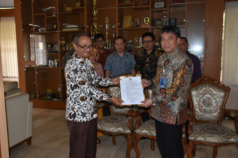 Prof. Dr. Rizky Rosjanuardi, M.Si., GURU BESAR ILMU ALJABAR OPERATOR