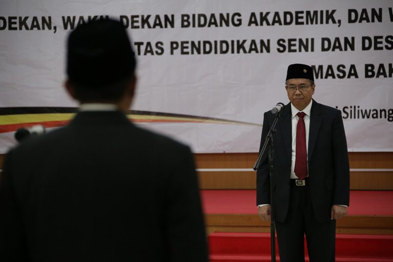 Rektor UPI Lantik Pejabat Baru di Lingkungan FPSD
