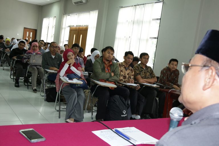 UPI Serahkan SK Pengangkatan CPT UPI Bagi Dosen dan Tendik