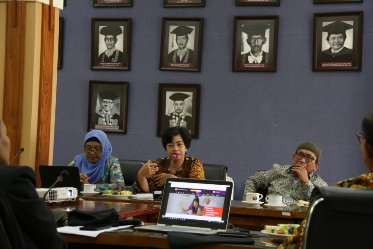 Bidang Kemahasiswaan dan Alumni UNESA Kunjungi UPI