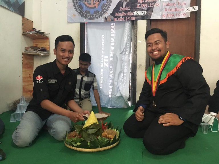 UNIK, Penyambutan Wisudawan Anggota KOMPOR UPI