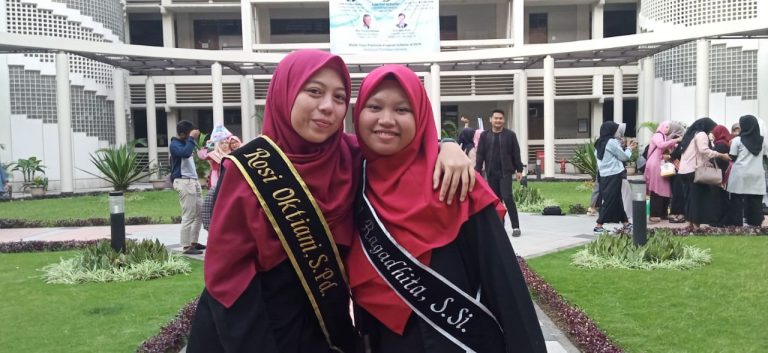 Rosi dan Risti, Dua Sarjana S1 Departemen Pendidikan Kimia UPI Mengantongi Banyak Publikasi