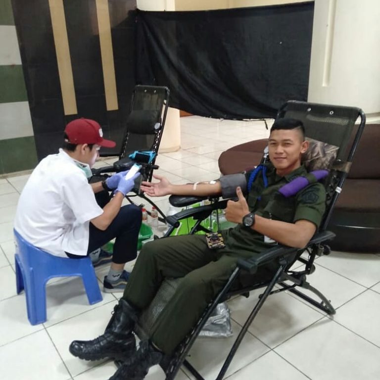 Implementasi Rasa Cinta Tanah Air Melalui Kegiatan Donor Darah Resimen Mahasiswa UPI