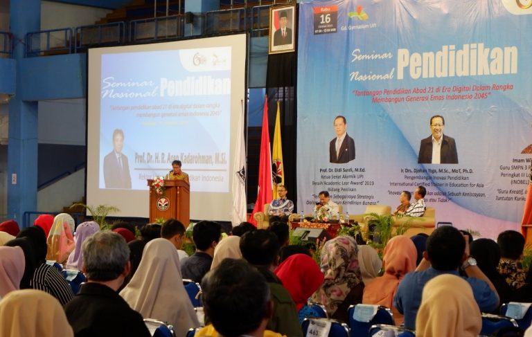 SEMINAR NASIONAL PENDIDIKAN “TANTANGAN PENDIDIKAN ABAD 21 DI ERA DIGITAL DALAM RANGKA MEMBANGUN GENERASI EMAS INDONESIA 2045″