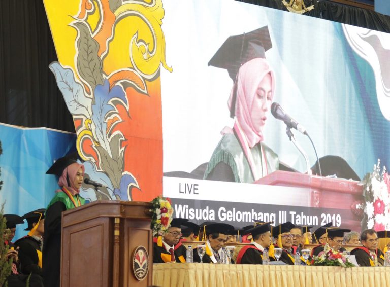 Wini Solihah, Lulusan Terbaik UPI Kamda Sumedang