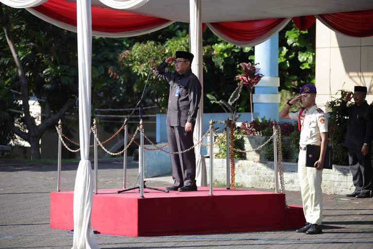 Wakil Rektor Bidang Akademik dan Kemahasiswaan UPI Pimpin Upacara Peringatan Hari Pahlawan