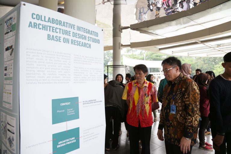 Rektor UPI Buka Pameran Berjudul “Perempuan Arsitektur”