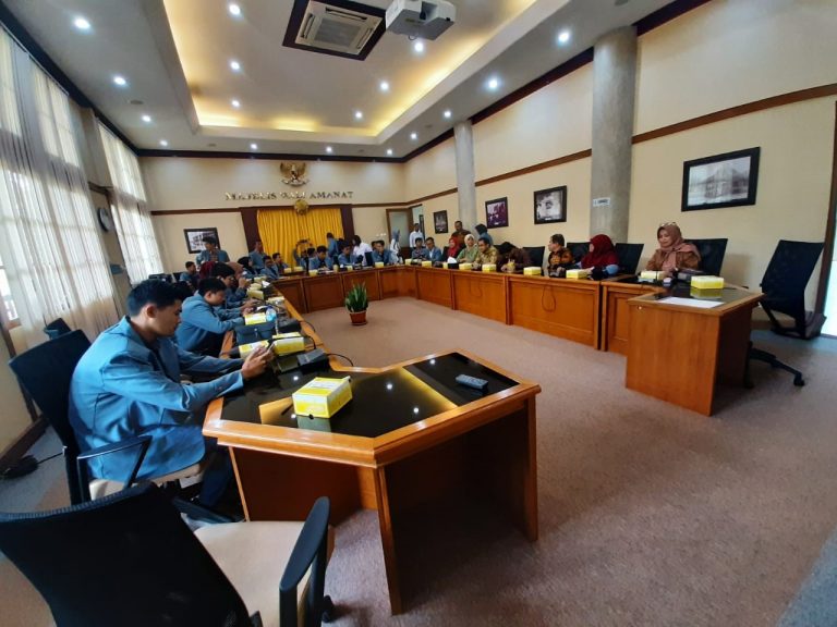 Mahasiswa UPI Kunjungi PKM Center UGM