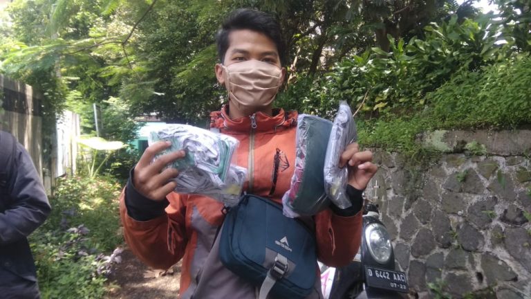 UPI Provides Masks for the Community