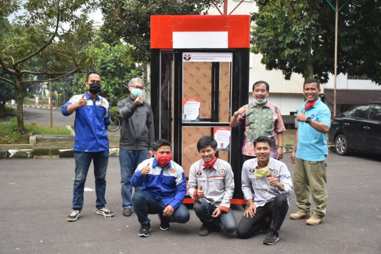 UKM Kompetitif UPI Sumbangkan Sanitizer Chamber Vibrasi Ultrasonic UPI Untuk Penanganan COVID-19