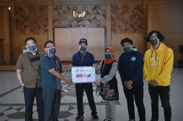 PRODI MANAJEMEN UPI SALURKAN BANTUAN MELALUI UPI SIAGA COVID-19