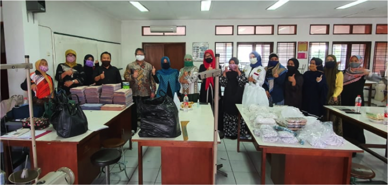 UPI Peduli  Covid 19: Prodi Pendidikan Tata Busana FPTK Produksi 10.000 Masker