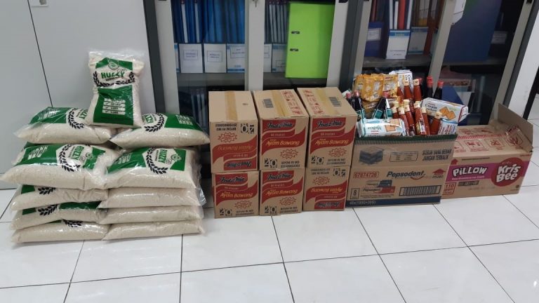 BANTUAN SEMBAKO BAGI MAHASISWA KAMPUS UPI CIBIRU YANG MASIH BERADA DI KOS AKIBAT COVID-19