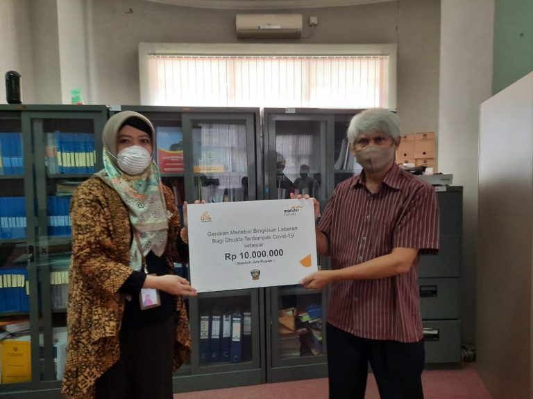 Panitia Baksos Al Furqon UPI Terima Bantuan dari PT Bank Mandiri Syariah Regional IV / Bandung