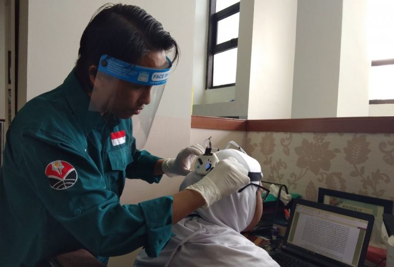 Dosen Pendidikan Bahasa dan Sastra Indonesia, FPBS, UPI Investigasi Atensi dan Ansietas Membaca Lewat Perekaman EEG