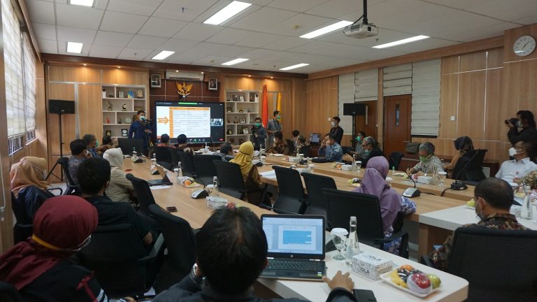 Rektor UPI Lakukan Rapat Dengar Pendapat tentang Renstra FPIPS