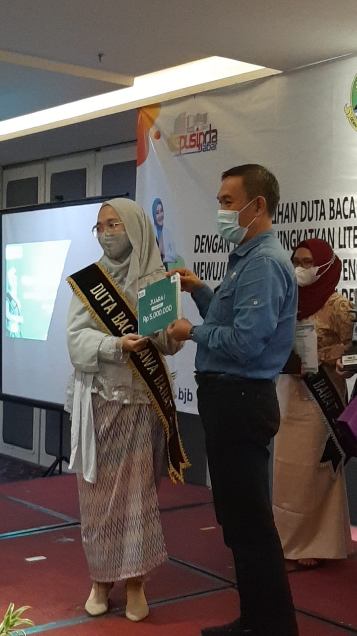 MAHASISWA PRODI PENDIDIKAN BAHASA INDONESIA RAIH JUARA PERTAMA PEMILIHAN DUTA BACA JAWA BARAT 2021