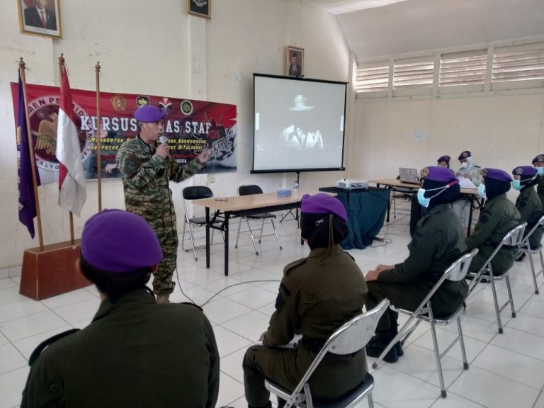 32 Anggota Remaja Angkatan 49 Menwa Yon XI/UPI/Resimen Pendidikan Ikuti Kursus Dinas Staf