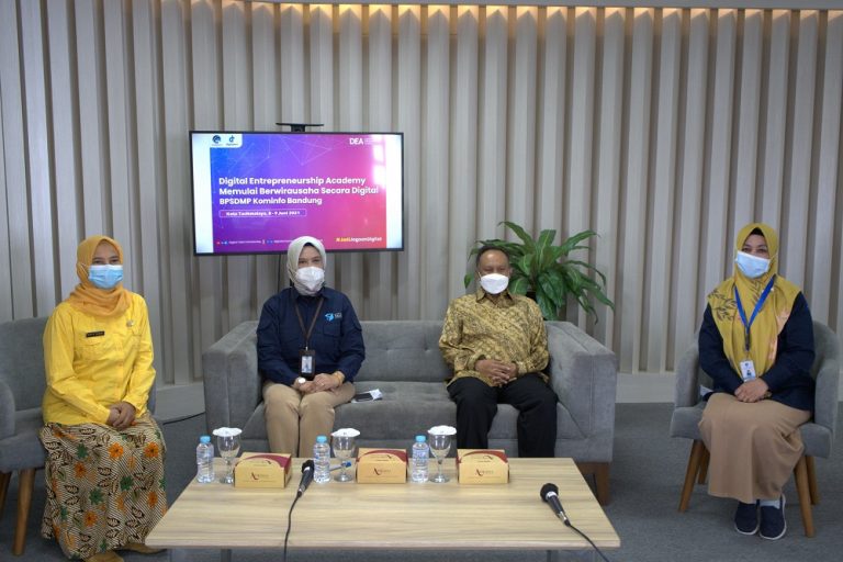 UPI Kampus Tasikmalaya dan BPSDMP KOMINFO Bandung Selenggarakan Pelatihan Digital Talent Scholarship bagi Pelaku UMKM