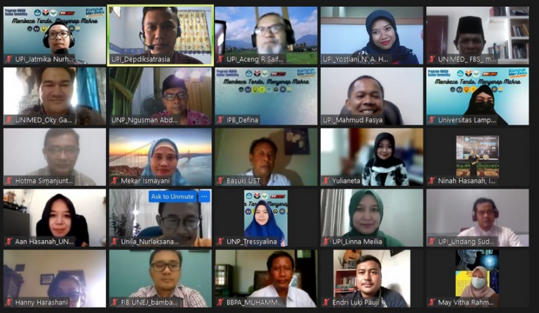 Program MBKM Ajak Mahasiswa Menuju Merdeka, Cerdas dan Santun Berbahasa Melalui Webinar Semiotika