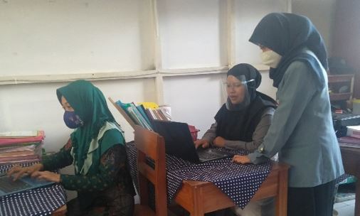 KKN Tematik UPI 2021: Implementasikan Metode Blended Learning untuk PJJ di MIS Sukarame