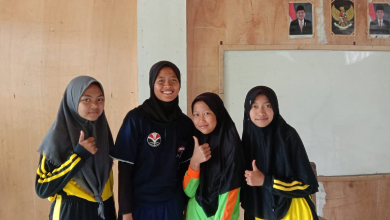 KKN Tematik di Bidang Pendidikan: Pentingnya Edukasi Pendidikan Jasmani Secara Kreatif  untuk Cegah COVID-19