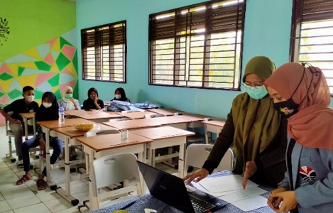 KKN Tematik UPI 2021: Optimalisasi Platform Digital dalam Pelaksanaan MPLS di SMPN 4 Padalarang