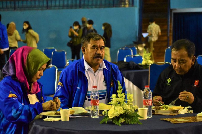 Civitas Akademika UPI Sambut Kontingen UPI pada Ajang PON XX Papua