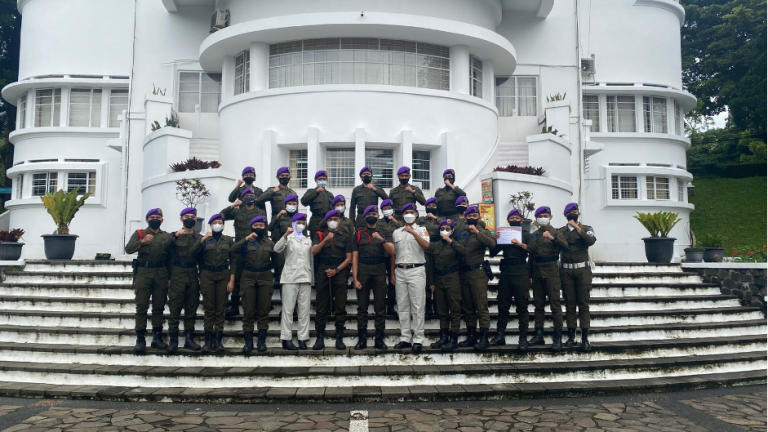 RAIH PENGHARGAAN SEBAGAI KOMPI TERBAIK MENWA YON XI UPI KPGU IKUTI UJIAN KENAIKAN TINGKAT