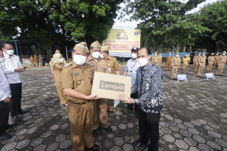 Bupati Garut Terima Hibah Peralatan TV dari Tim VCDLN TVUPI