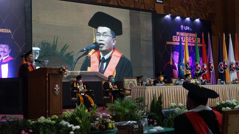 Gelaran Pengukuhan Guru Besar (PGB) UPI Tahun 2021 Hari Kedua: UPI Kukuhkan Empat Profesor FIP dan FPOK