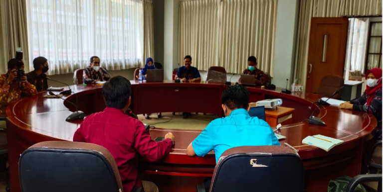 KUNJUNGI UPI, UTM INGIN BERDAYAKAN HUMAS DAN INFORMASI PUBLIK