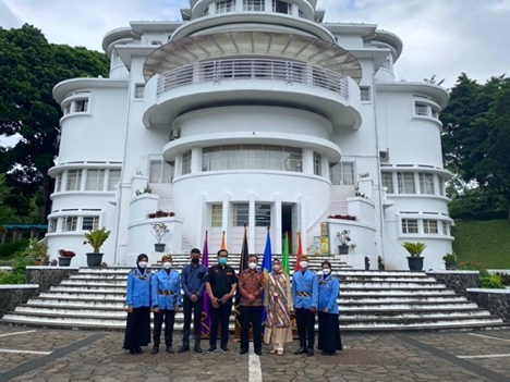 Rektor UPI Lantik Pengurus Probumsil Tahun Bhakti XIV