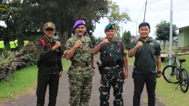 Prof Syahidin Pandu 15 calon anggota Menwa Yon XI/UPI/RP Menembak dan Taktik Tempur