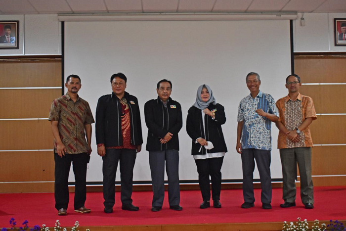 Dukung Implementasi DBON, IKA UPI Komisariat FPOK Serahkan Paper Policy