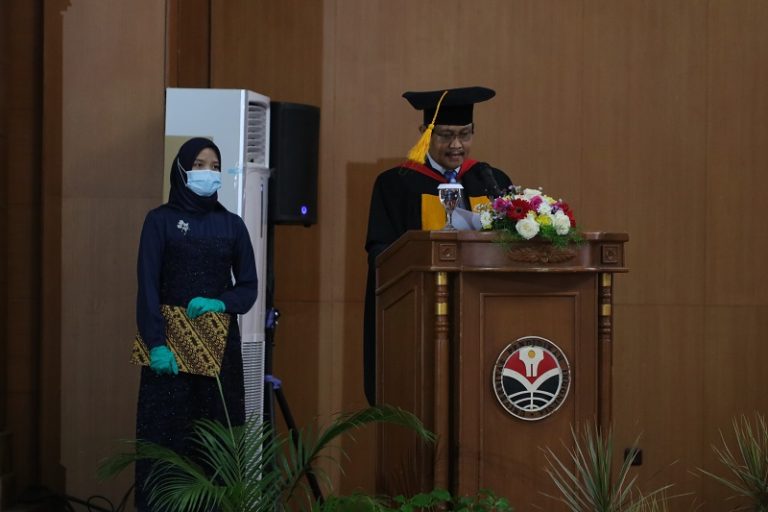Budaya Literasi Sekolah Di Tengah Kemajuan Teknologi Informasi Dan Komunikasi