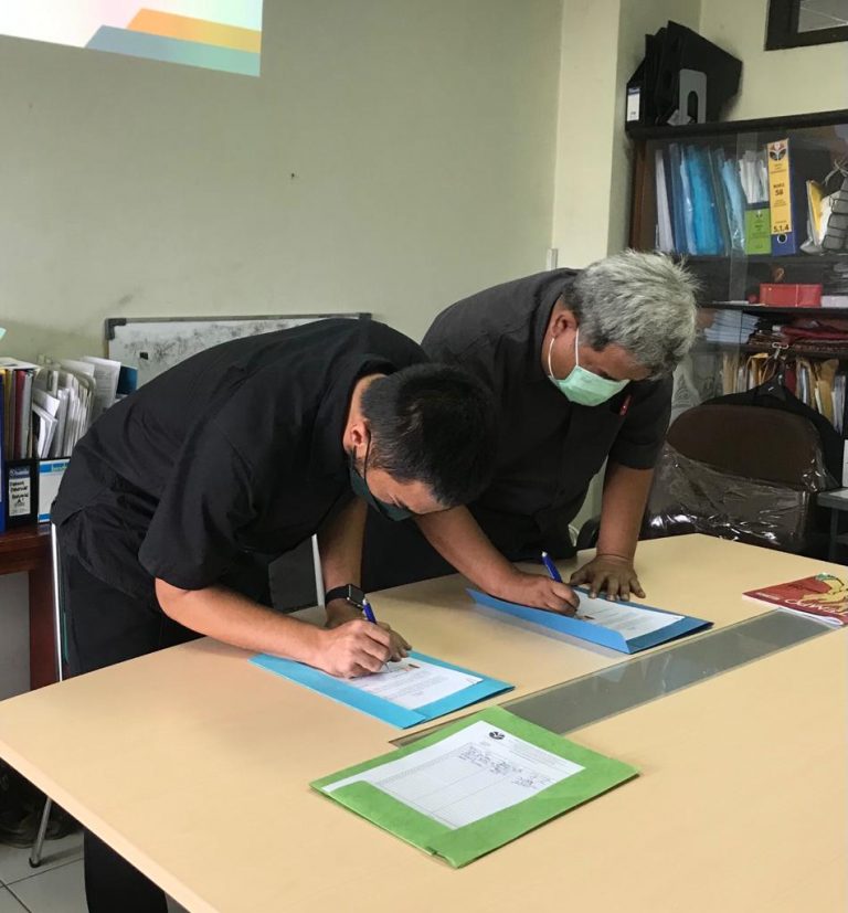 Penandatanganan MoU Bidang Pengajaran dan Pengabdian Prodi Ilmu Komunikasi dengan Tugubandung.id