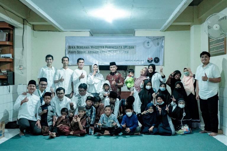 Prodi Magister Pariwisata UPI Santuni Anak Yatim Piatu