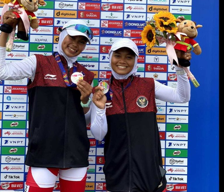 Mahasiswa FPOK UPI Dewi Purwanti Raih Medali Perak Cabor Dayung W4X Pada Sea Games Vietnam 2021