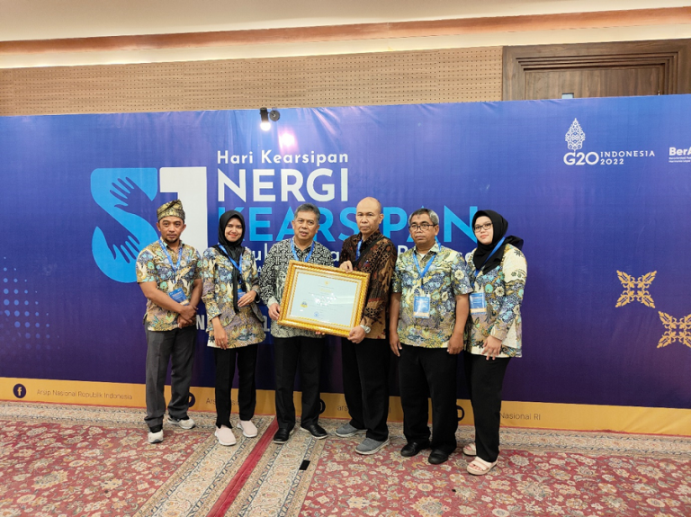 Arsip Universitas Terima Sertifikat Akreditasi Kearsipan dengan Predikat A (Sangat Baik) dari Kepala Arsip Nasional Republik Indonesia (ANRI) 