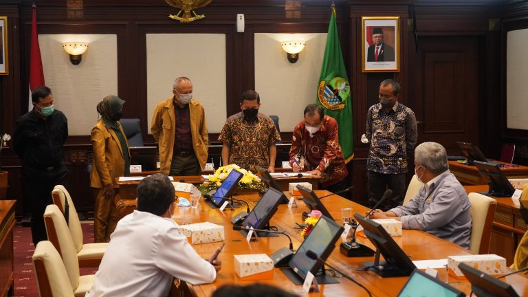 UPI Tandatangani Rancangan Kesepakatan Kerjasama Tridharma Perguruan Tinggi dengan Pemprov Jabar